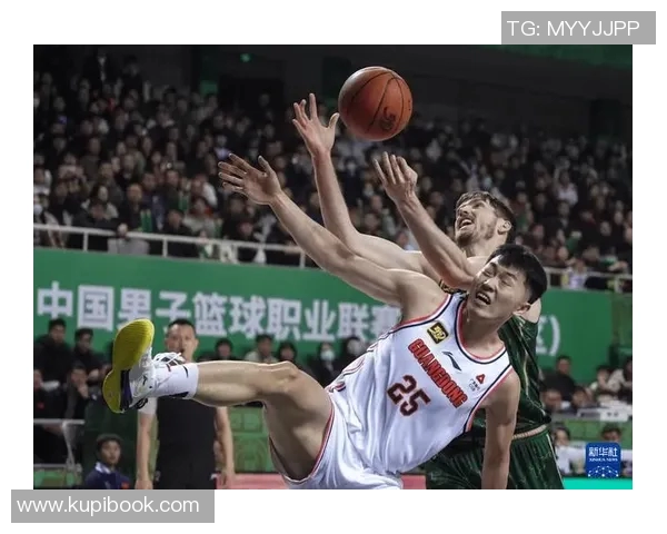 CBA激战广东队迎战南京同曦队全力争胜展现篮球魅力 CBA激战广东队迎战南京同曦队全力争胜展现篮球魅力